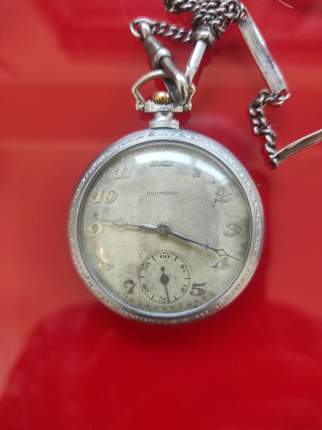 Reloj de bolsillo funcionando