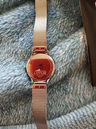 Reloj Lotus.