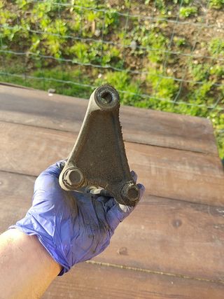 soporte parte baja motor honda cbf 600