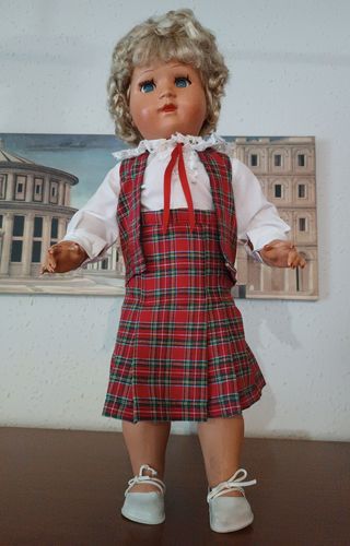 MUÑECA antigua.por correos