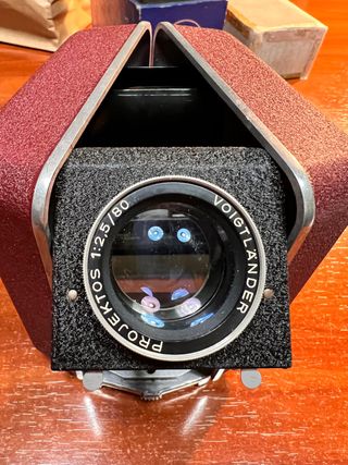 Proyector antiguo de dispositivas ZETT 150