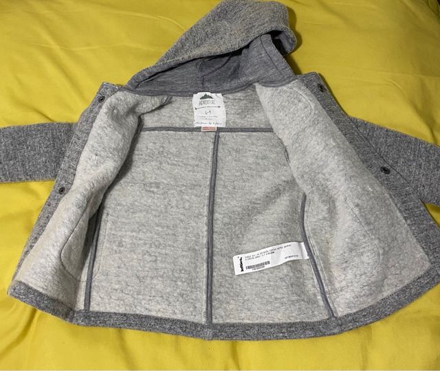 Abrigo bebé talla 6 meses