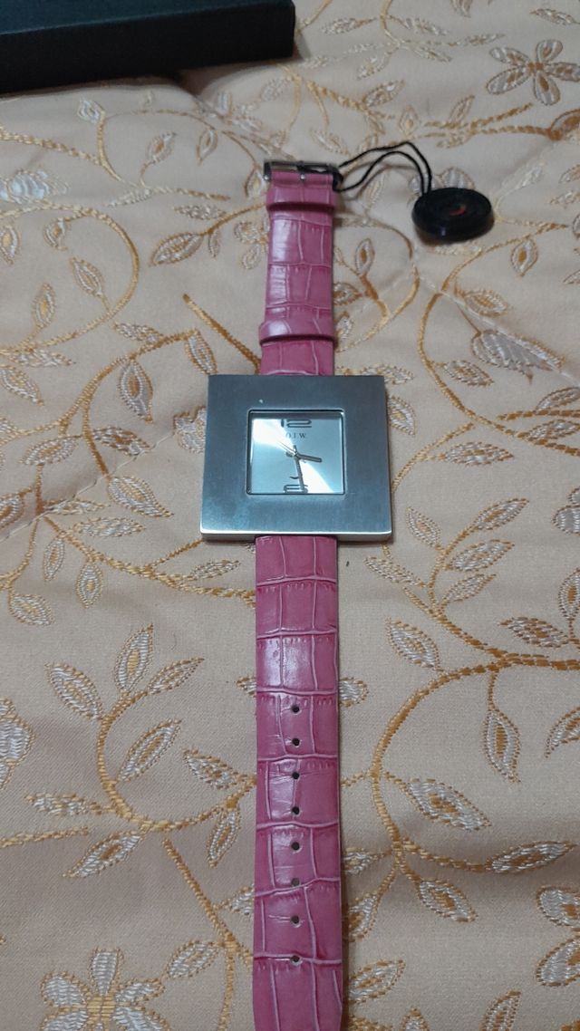 orologio da polso per donna particolare e giovanil