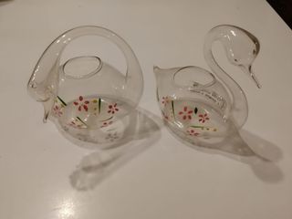 coppia di cigni in vetro lavorato e dipinto a mano