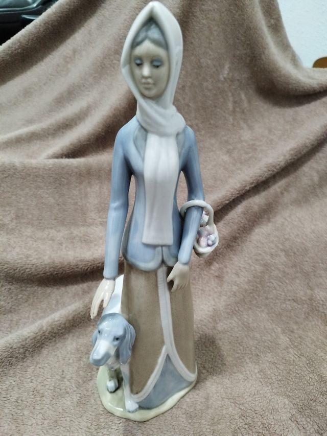 Figura marca Tengra, elegante COMO NUEVA!!!