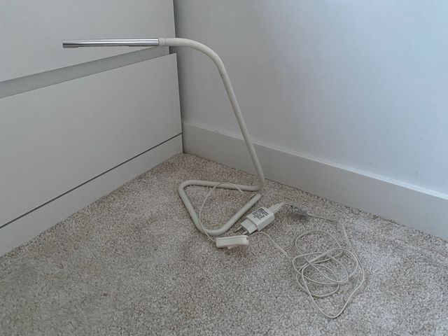 Flexo de escritorio en blanco