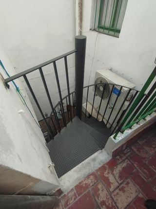 Escalera metálica