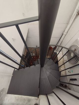 Escalera metálica