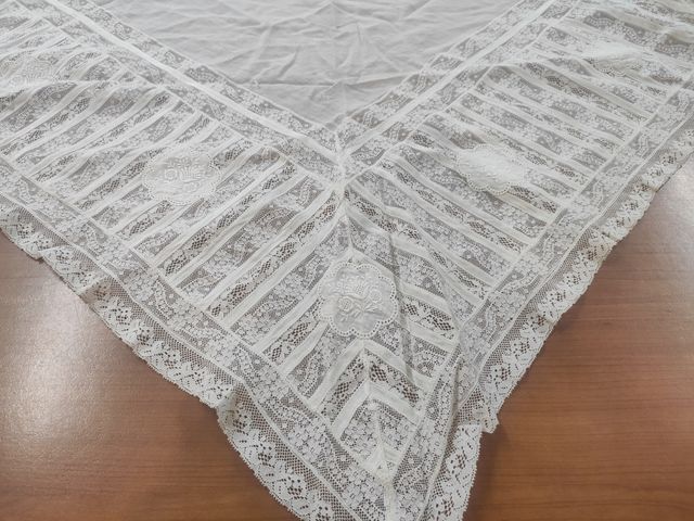 Conjunto manteleta + delantal