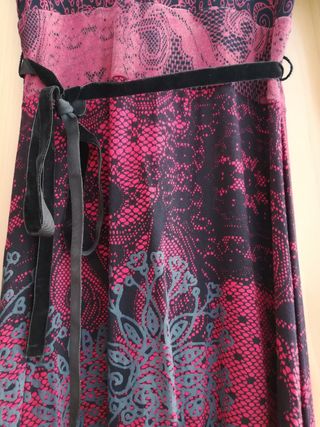 Vestido de Desigual en rojo y negro talla M