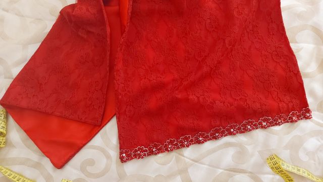 Bellissimo abito da cerimonia con coda