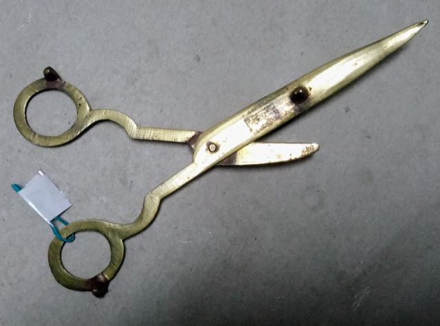Antiche forbici spegnimoccolo in ottone cm. 17