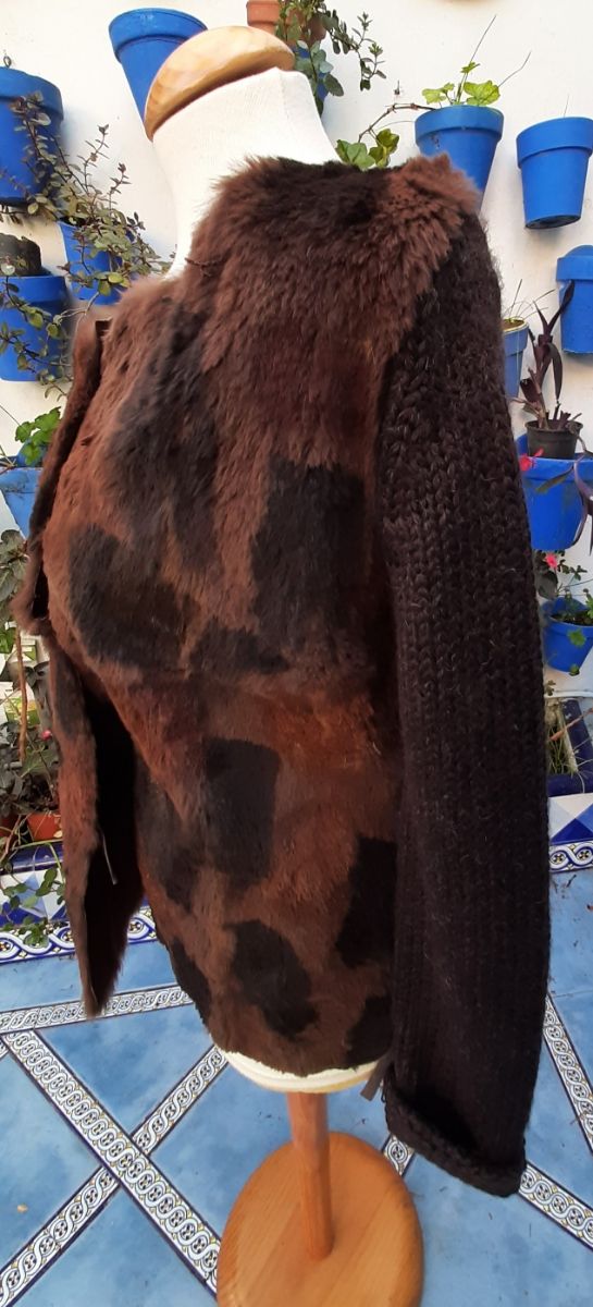 Rebeca de piel combinada con lana