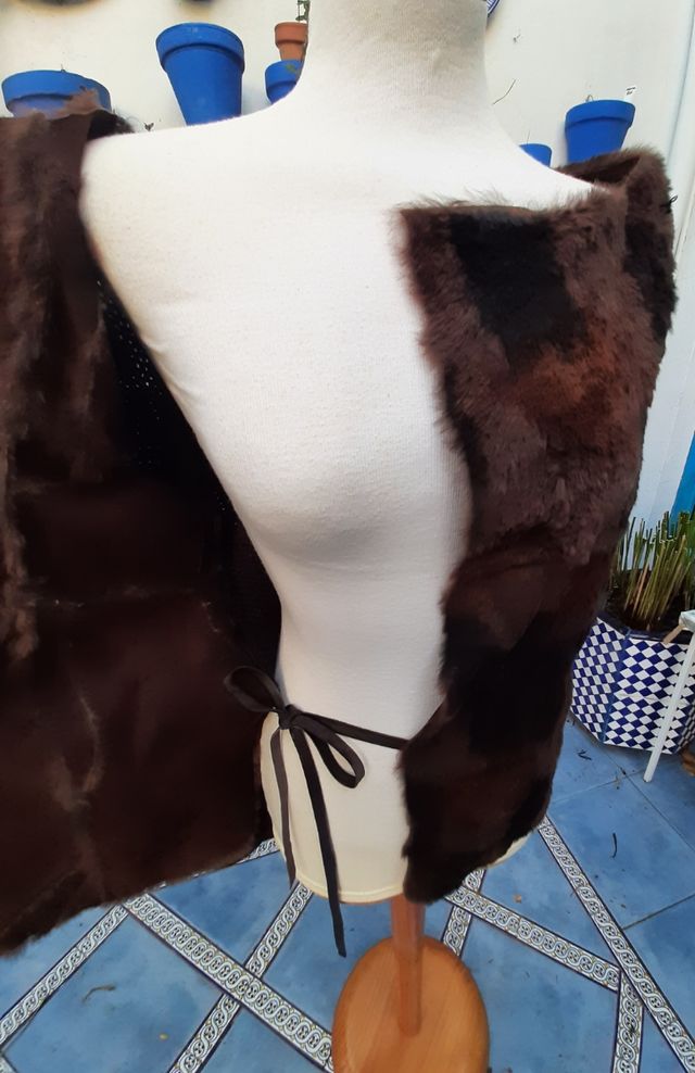 Rebeca de piel combinada con lana