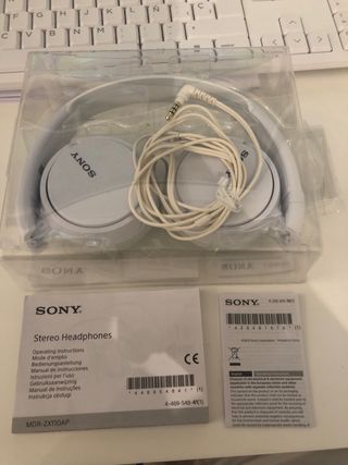 Auriculares sony blancos modelo MDR-ZX110AP