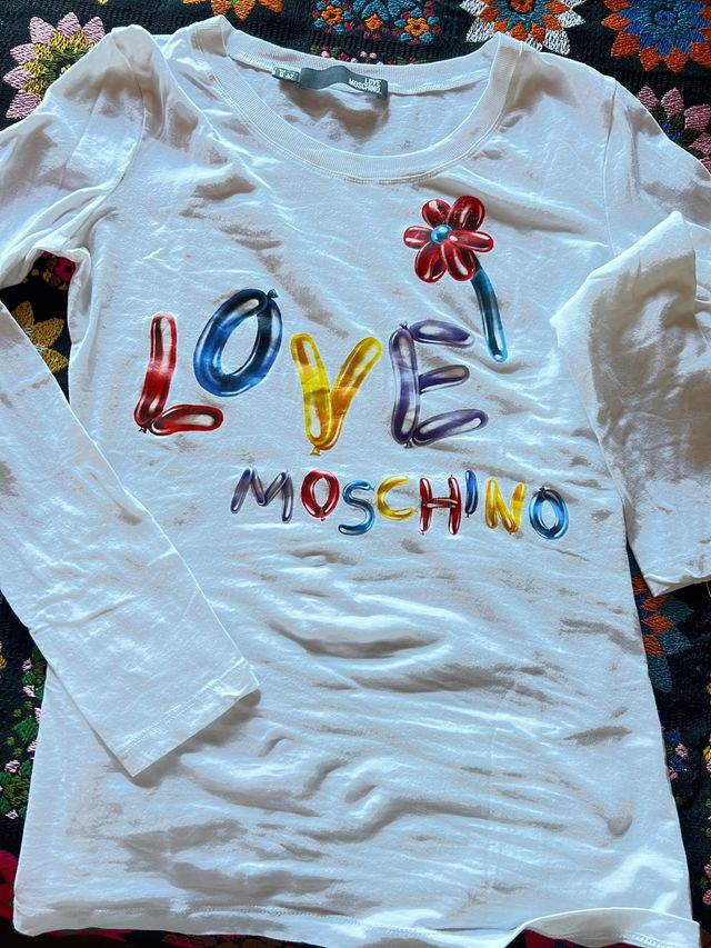 Camiseta Moschino. Talla 42 italiana (38)