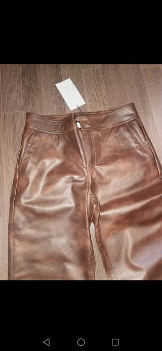 Zara. Es talla S pero para 38 va bien