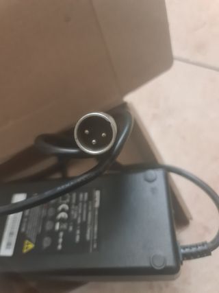 Cargador para Patinete