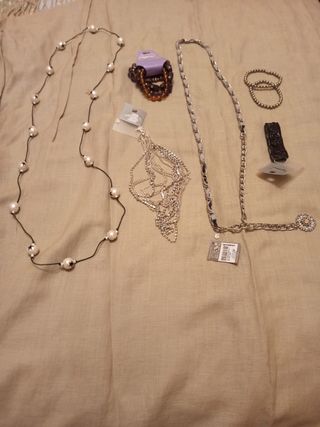 Lote de bisutería sin estrenar