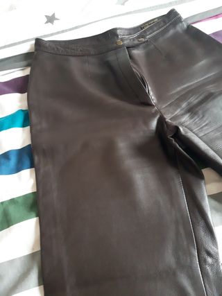 pantalón de cuero 