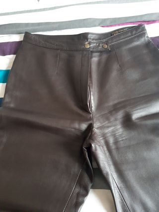 pantalón de cuero 