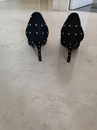 Zapatos salon tacon negro Uterque, talla 38