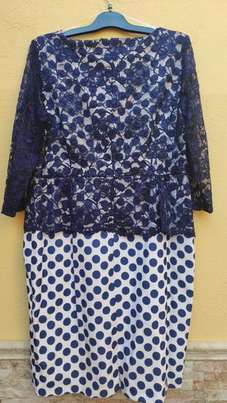 Vestido encaje y lunares.