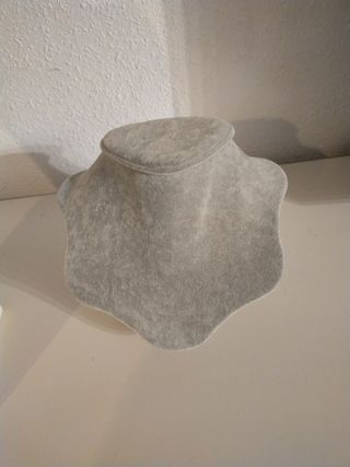 expositor de collares