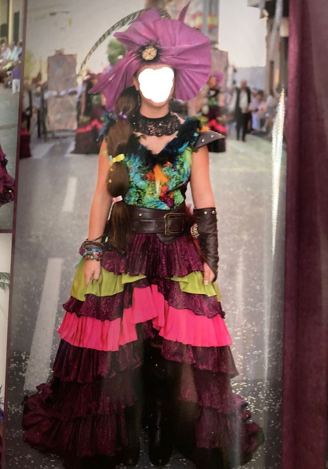 Traje para capitanías o abanderadas 