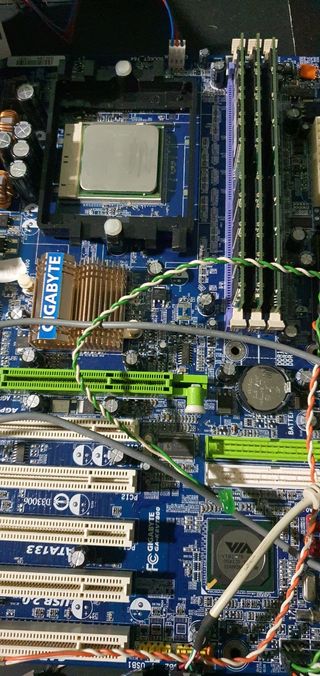 placa base antigua gigabyte