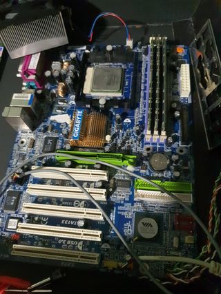 placa base antigua gigabyte