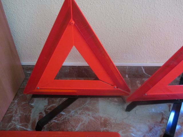 TRIANGULOS DE COCHE HOMOLOGADOS