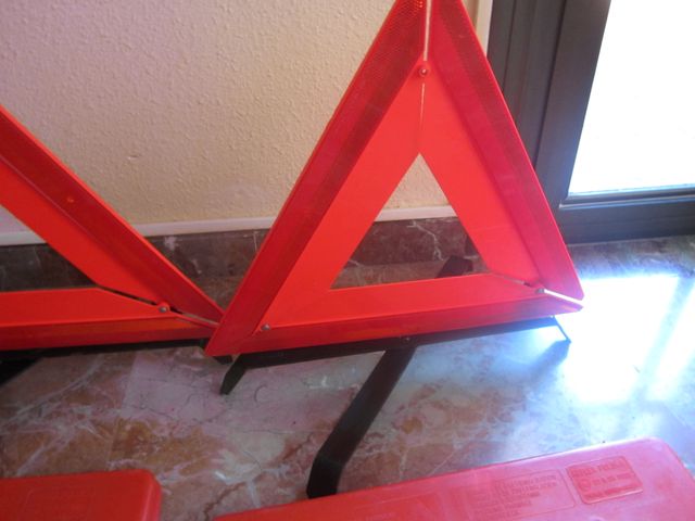 TRIANGULOS DE COCHE HOMOLOGADOS