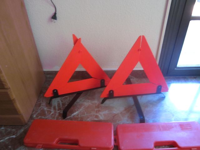 TRIANGULOS DE COCHE HOMOLOGADOS