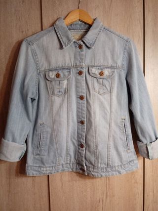 Cazadora vaquera, azul claro, talla XL.