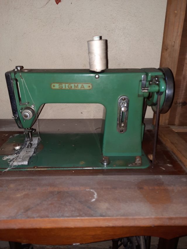 Máquina de coser antigua