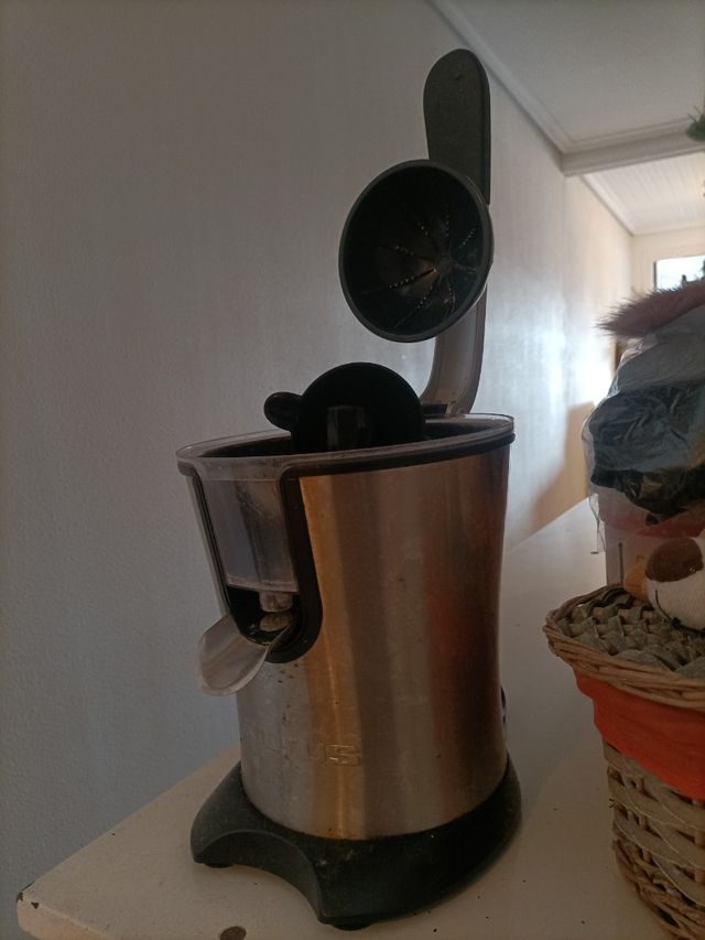 Exprimidor eléctrico totalmente desmontable 