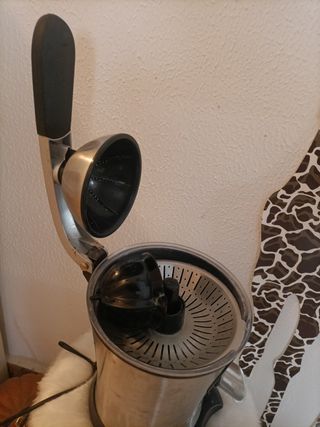 Exprimidor eléctrico totalmente desmontable