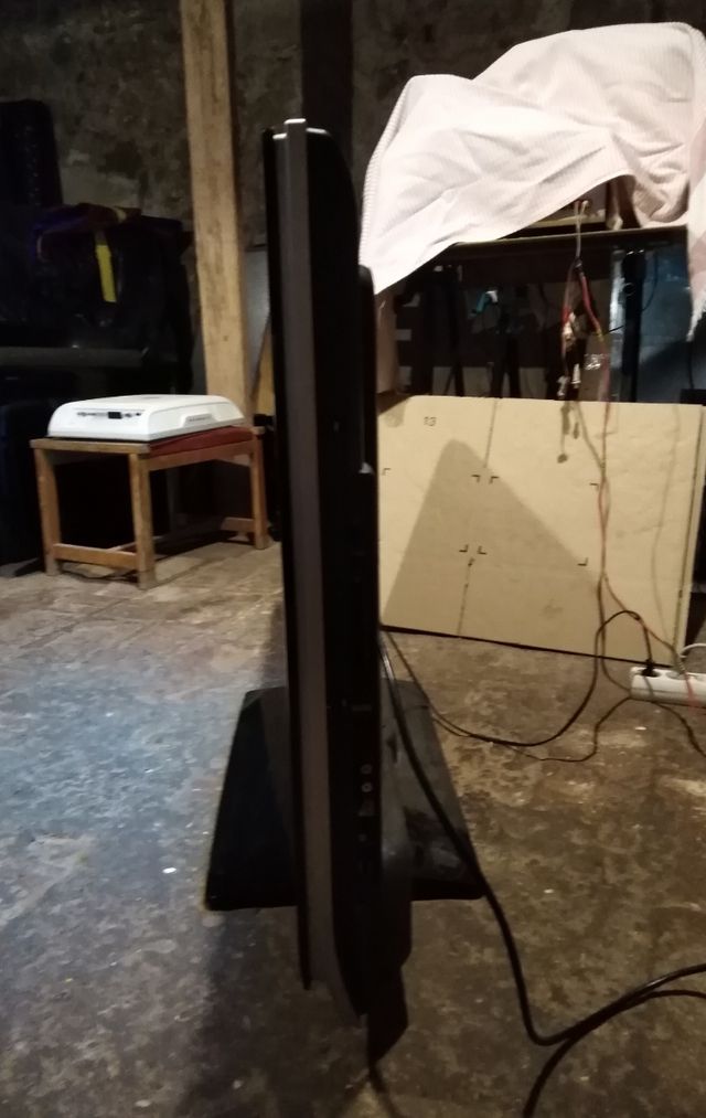 TV 42" SHARP AQUOS LC-42X20E