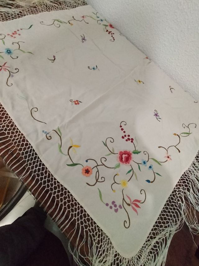 Mantoncillo antiguo mantón de talle.