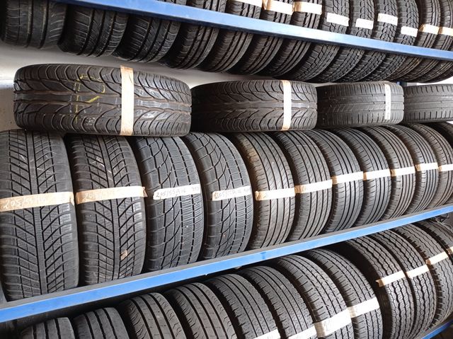 Dos neumáticos de ocasión 205/55 r15 88V