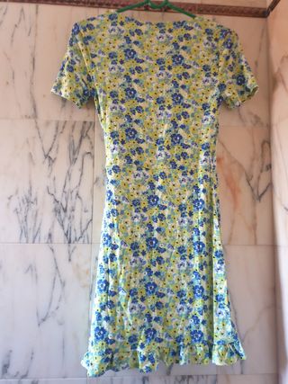 vestido veraniego de flores talla S Pull&bear