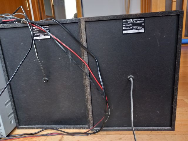 Minicadena AIWA con 2 ALTAVOCES