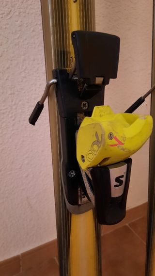 Skis Rossignol con fijaciones