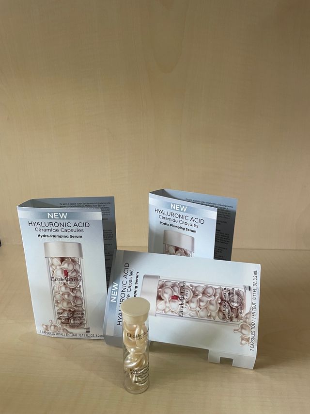 Elizabeth Arden Hyaluronic Acid ceramide capsules 