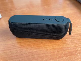 Altavoz inalámbrico portátil 