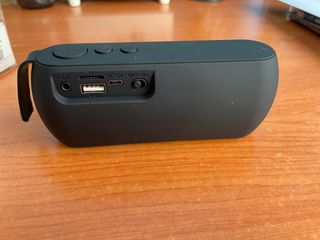 Altavoz inalámbrico portátil 