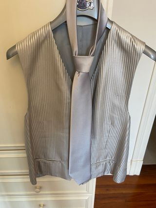 corbata ceremonia y chaleco 