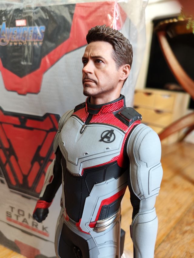 Team Suit Tony Stark Hot Toys