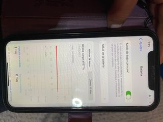 iPhone 11 semi Nuevo